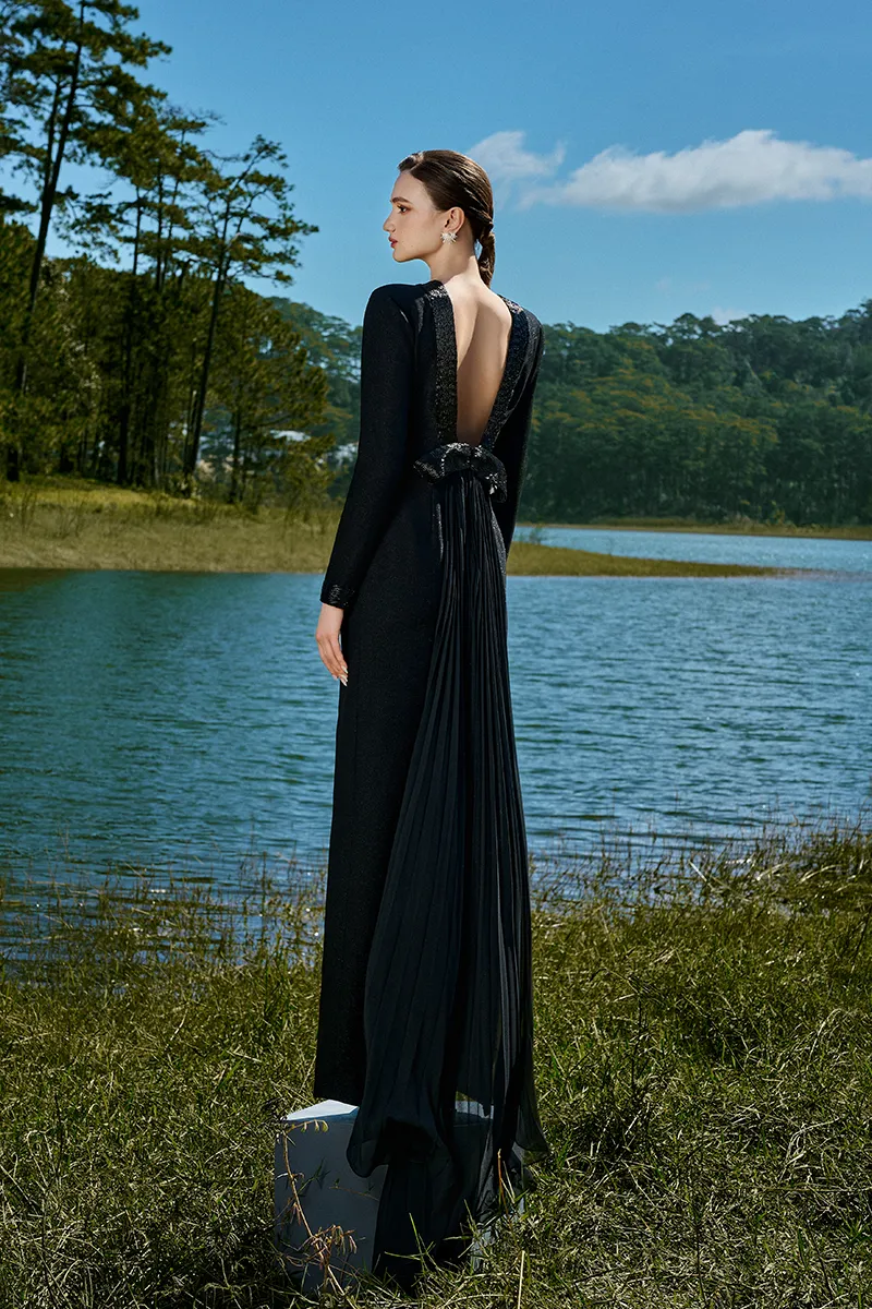 BELLA BLACK ROUND-NECK MAXI DRESS