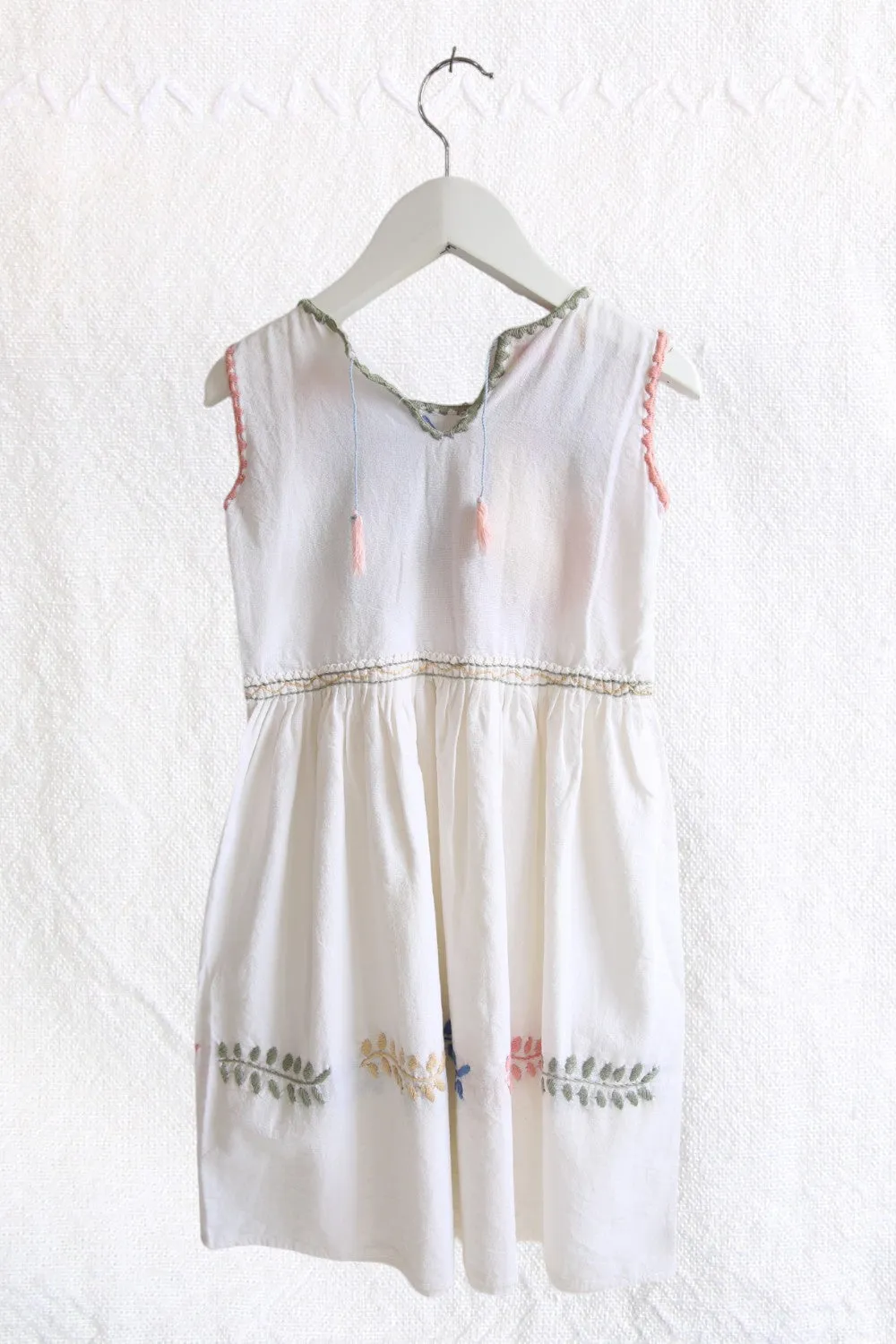 LAS NIAS KIDS EMBROIDERED OFF-WHITE DRESS